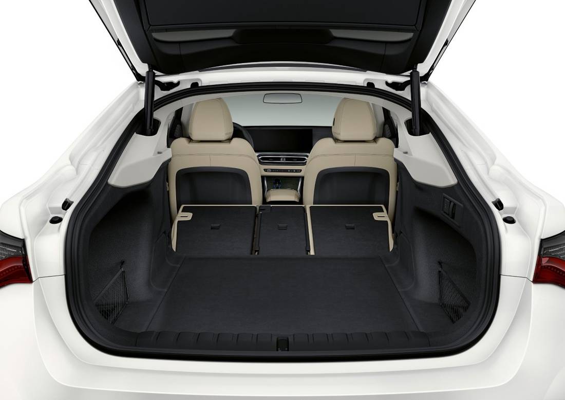 P90422904_lowRes_bmw-i4-interieur-6-2