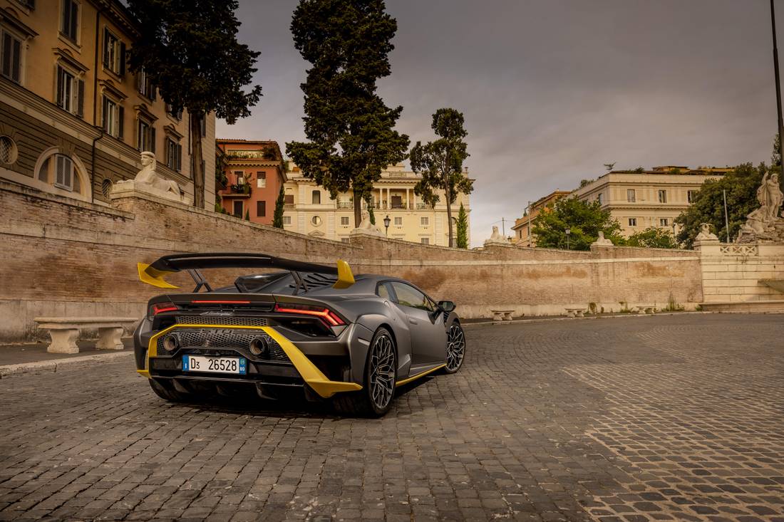 Huracan STO