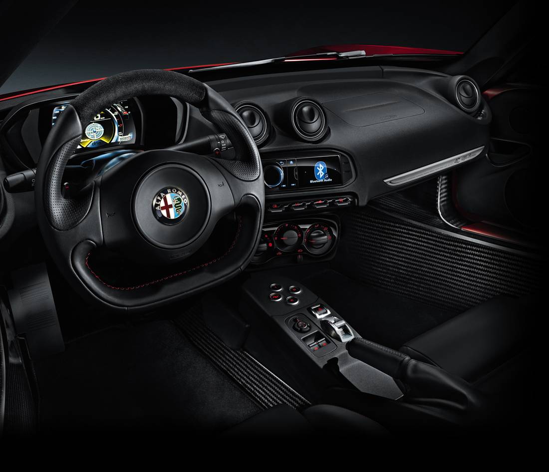 130916_AR_alfa-romeo-4c-47