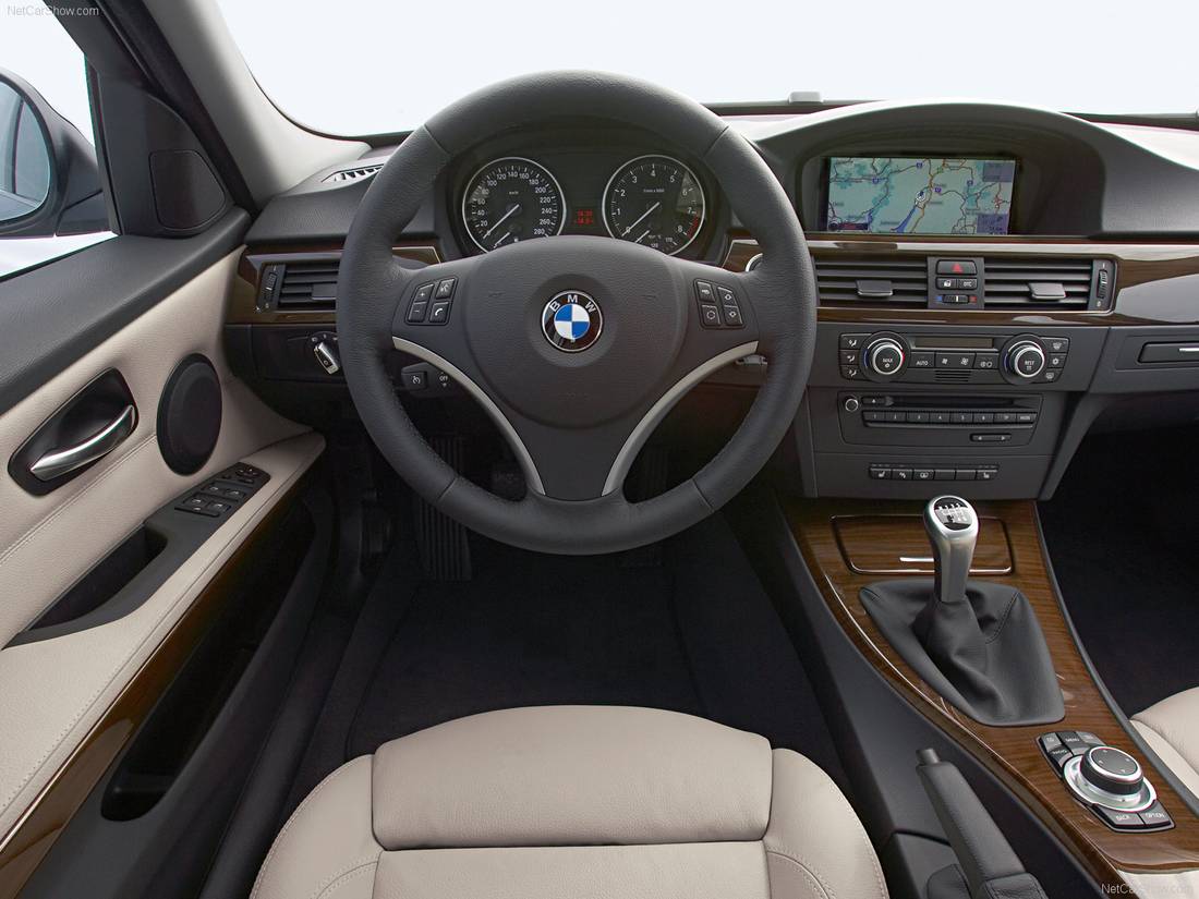 BMW-3-Series-2009-1600-13