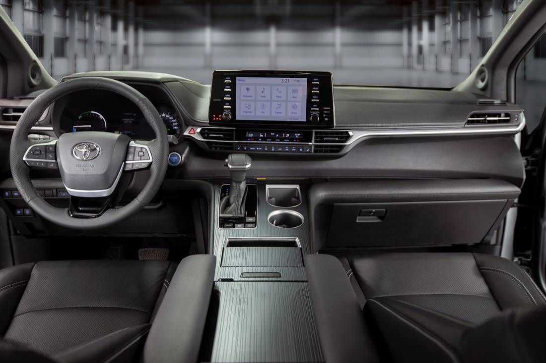 2023_Toyota_Sienna_25th_Anniversary_016