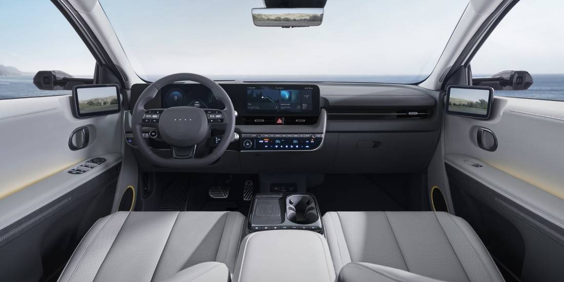 IONIQ+5+int+1
