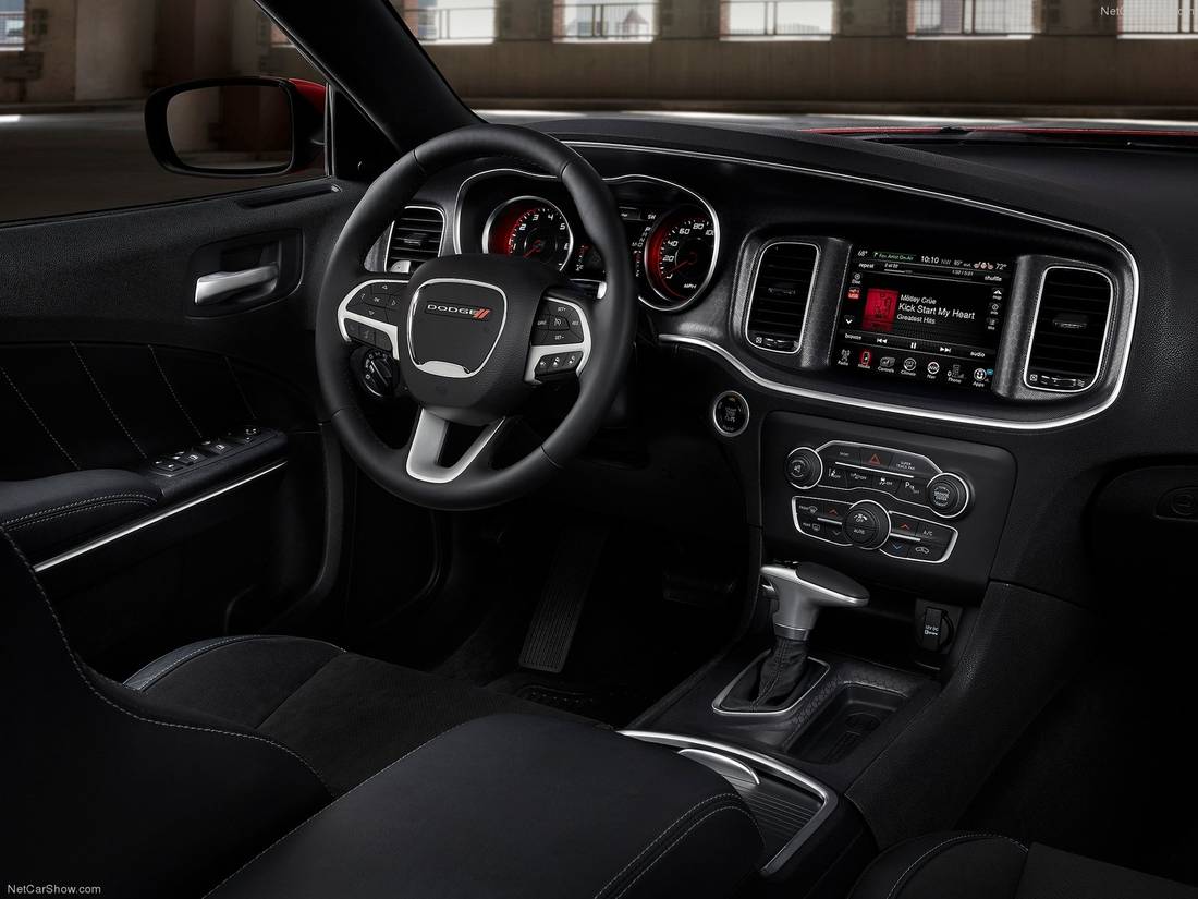 Dodge-Charger-2015-1600-46