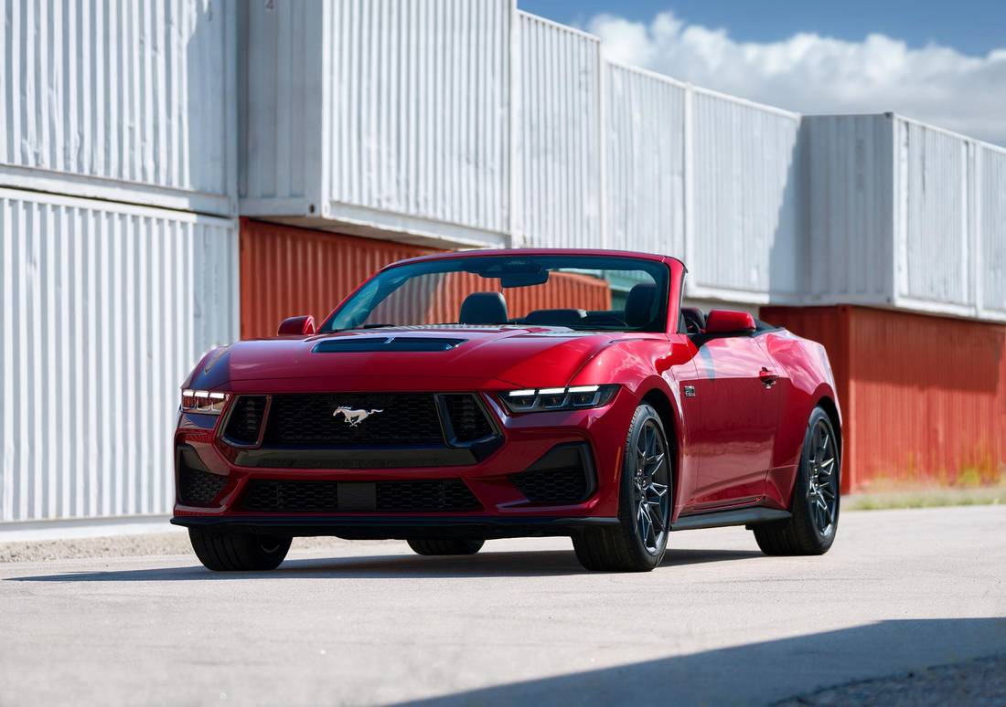NEW_FORD_MUSTANG_11-LOW