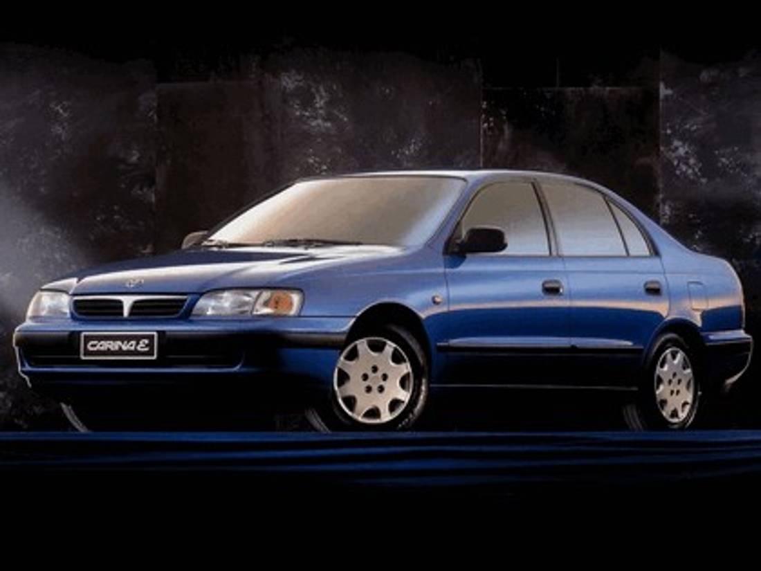 toyota-carina-e-1996-338536