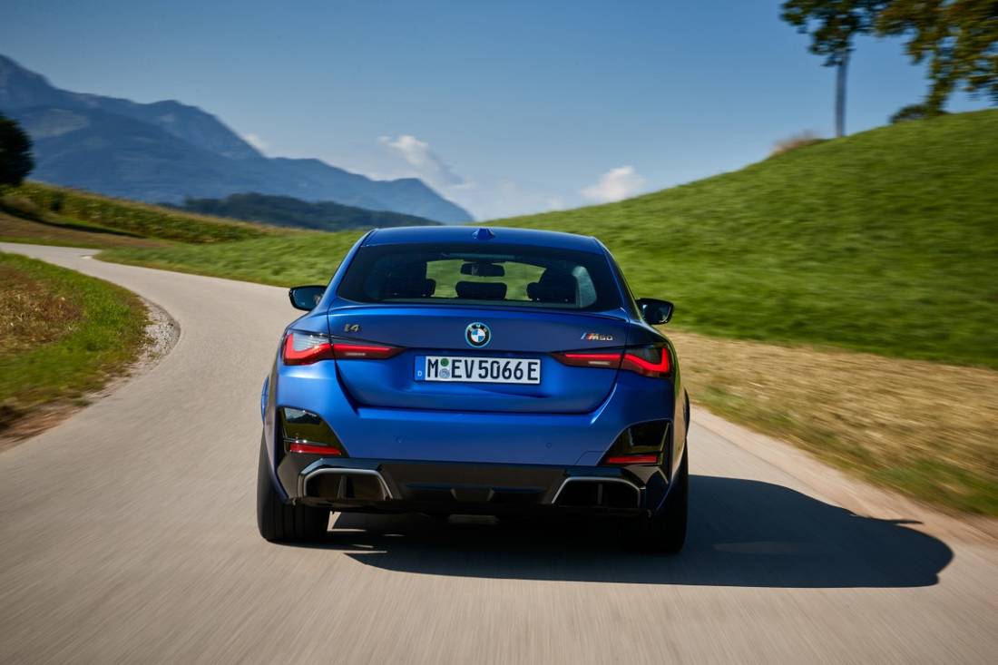 P90439357_highRes_bmw-i4-m50-9-2021