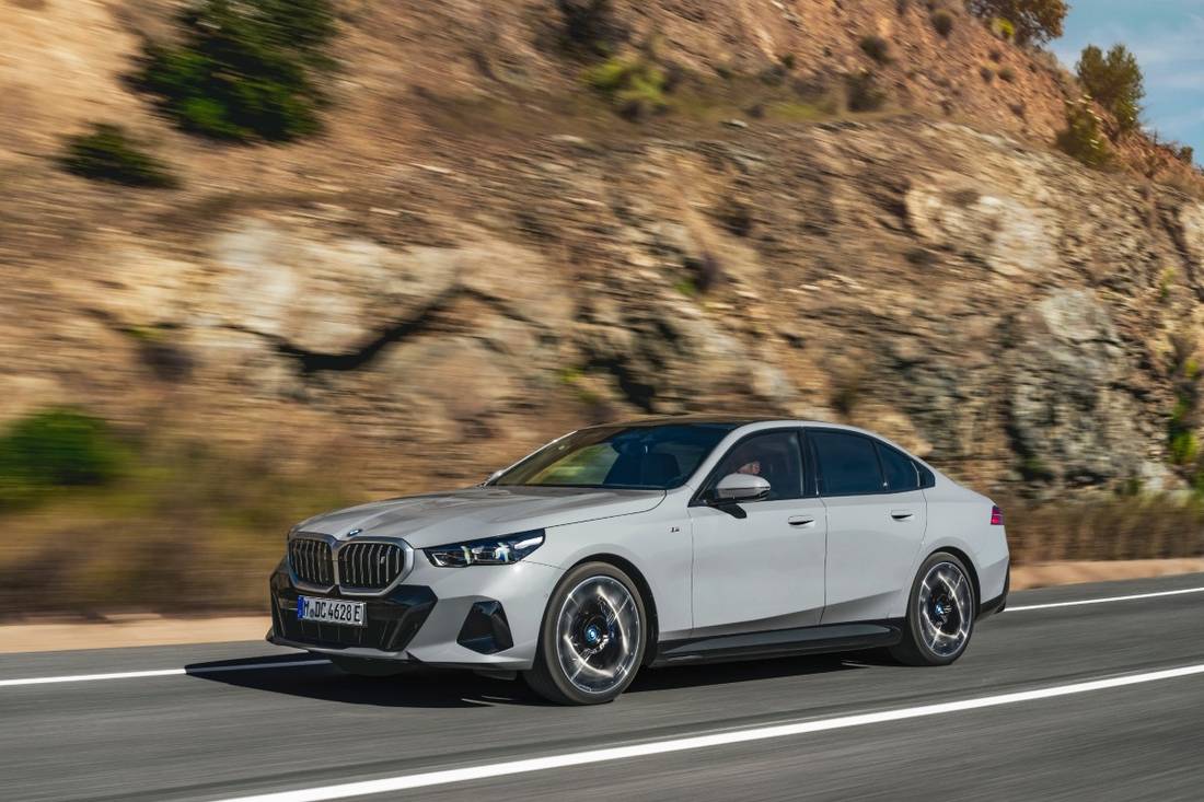 P90504992_lowRes_the-new-bmw-i5-edriv