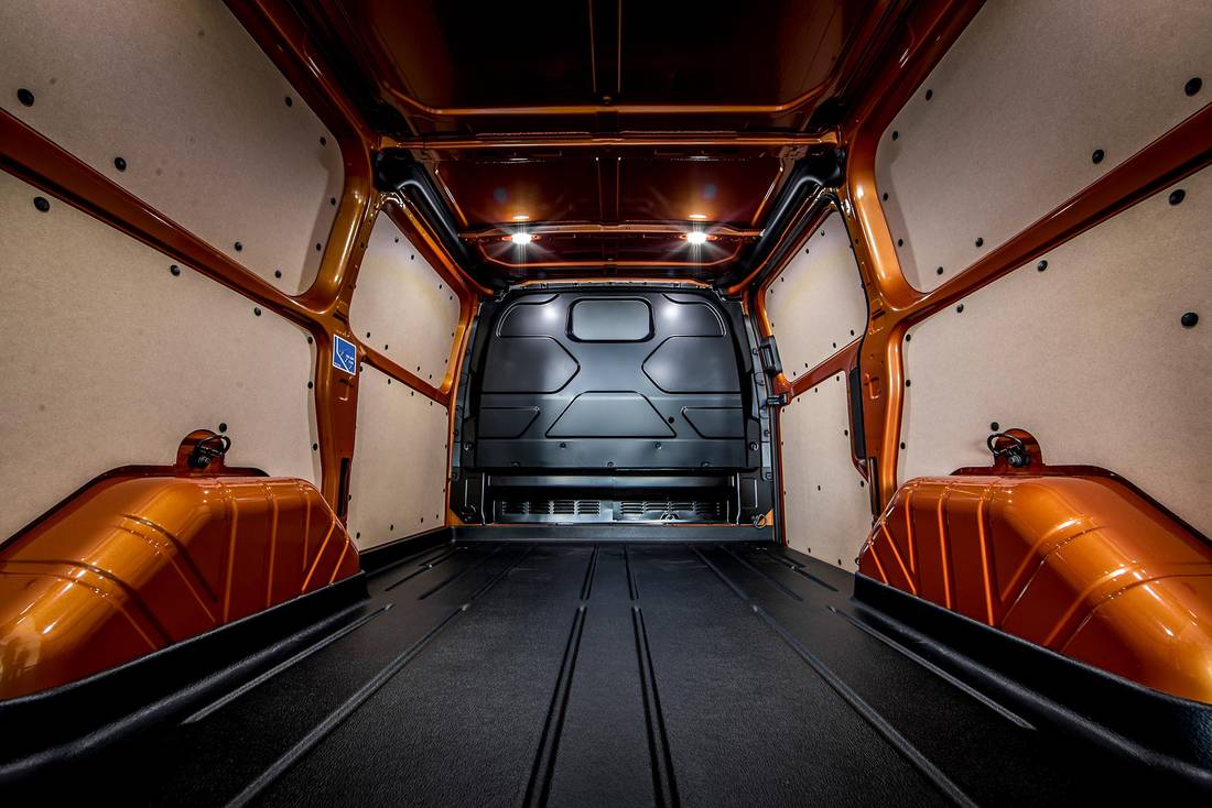 Transit_Custom_PHEV_017-LOW