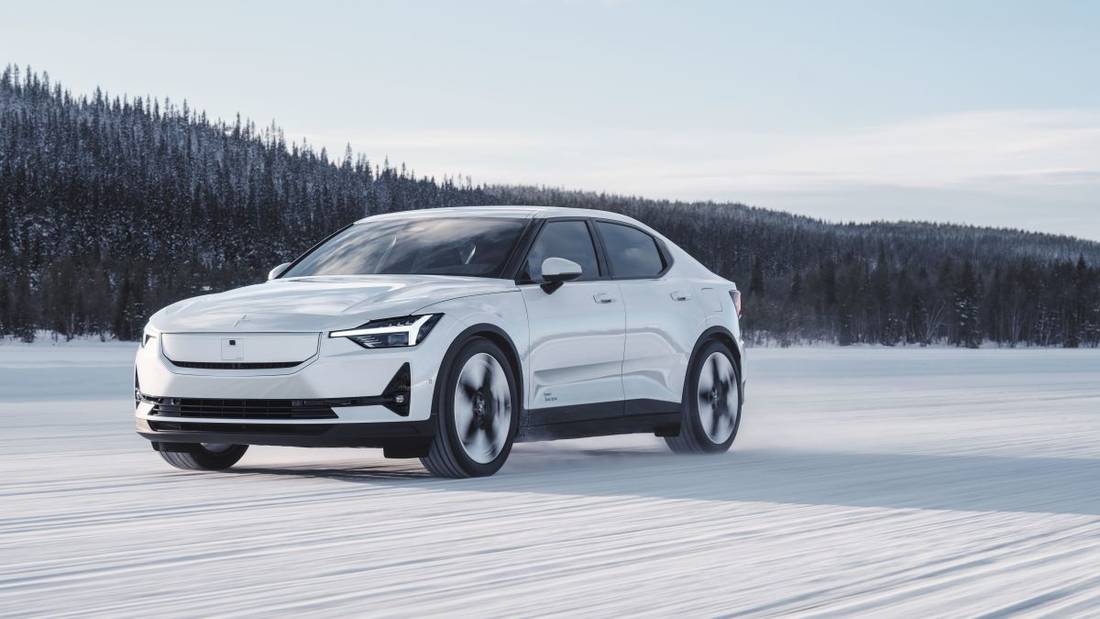 676911_20231115_Polestar_2_MY24