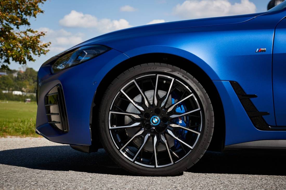 P90439368_highRes_bmw-i4-m50-9-2021