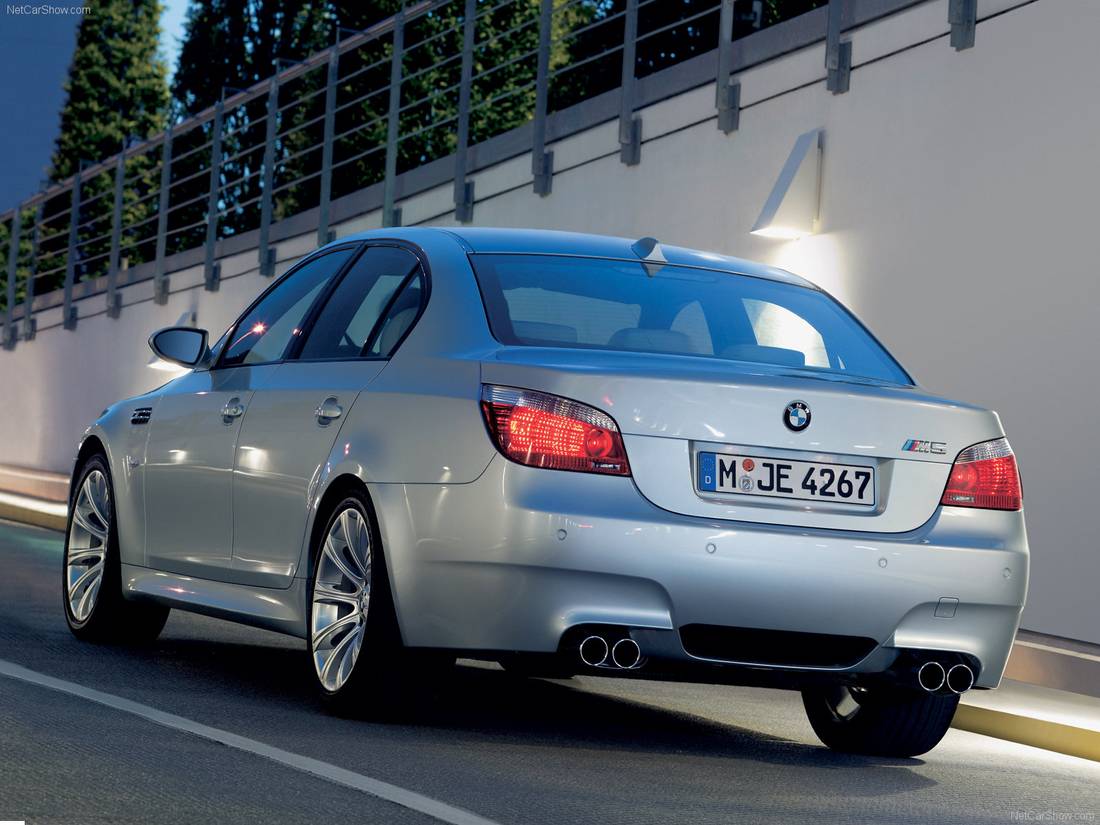 BMW-M5-2005-1600-22